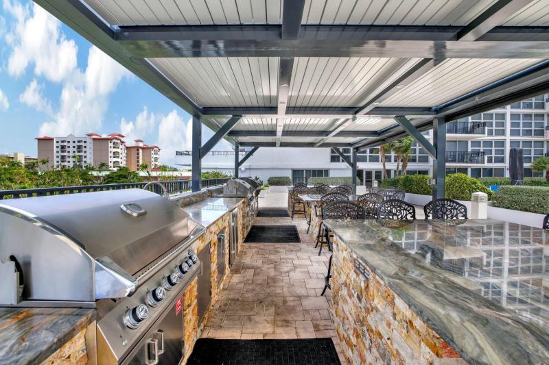  Condo & Townhome Photos