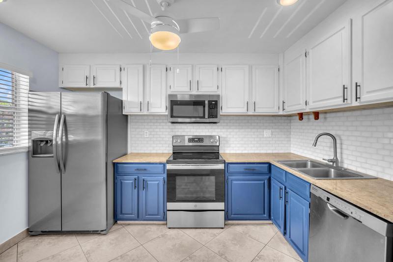  Condo & Townhome Photos