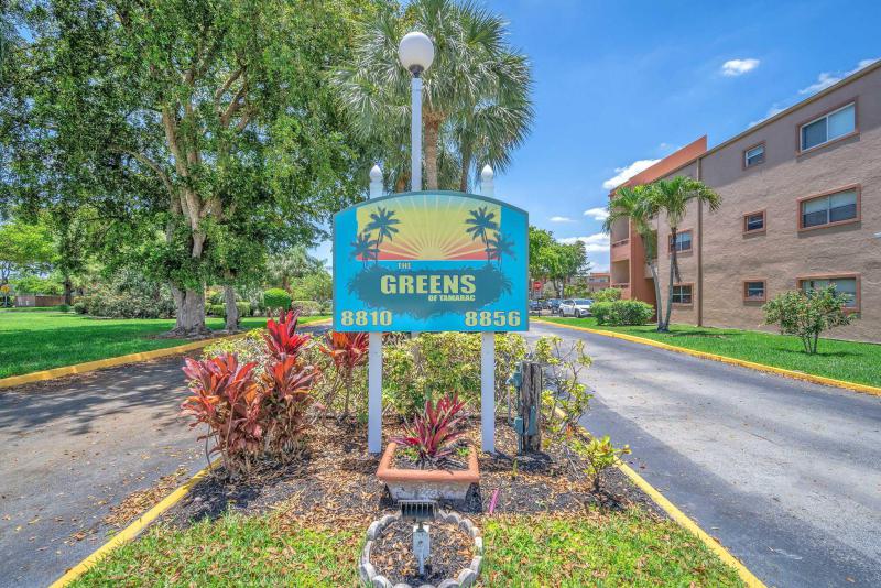  Condo & Townhome Photos