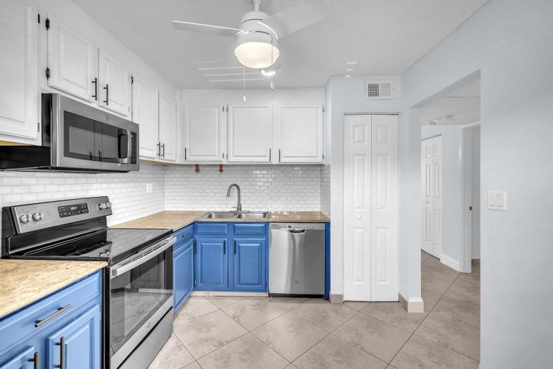  Condo & Townhome Photos