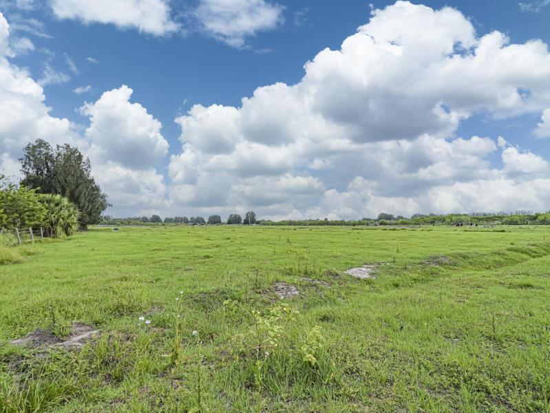  Commercial & Industrial Land Images 