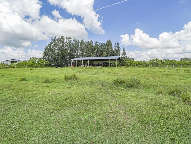  Commercial & Industrial Land Images 