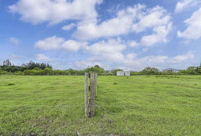  Commercial & Industrial Land Images 