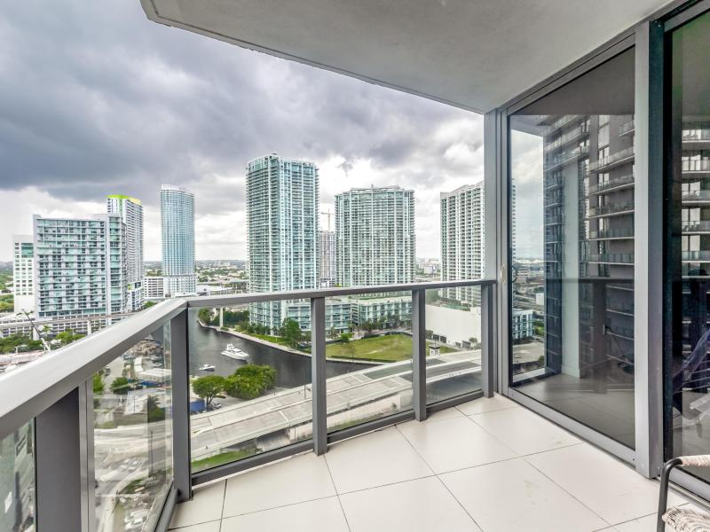  Condo & Townhome Photos