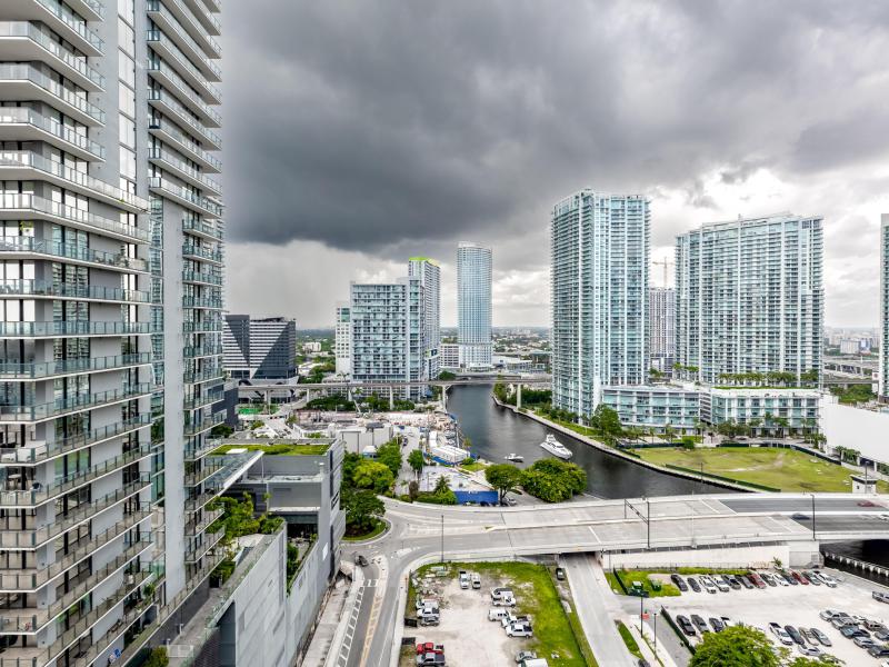  Condo & Townhome Photos