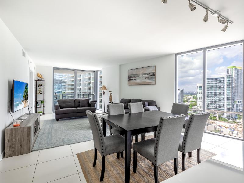  Condo & Townhome Photos