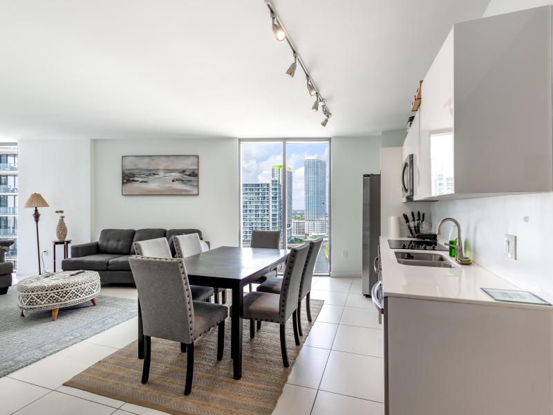  Condo & Townhome Photos
