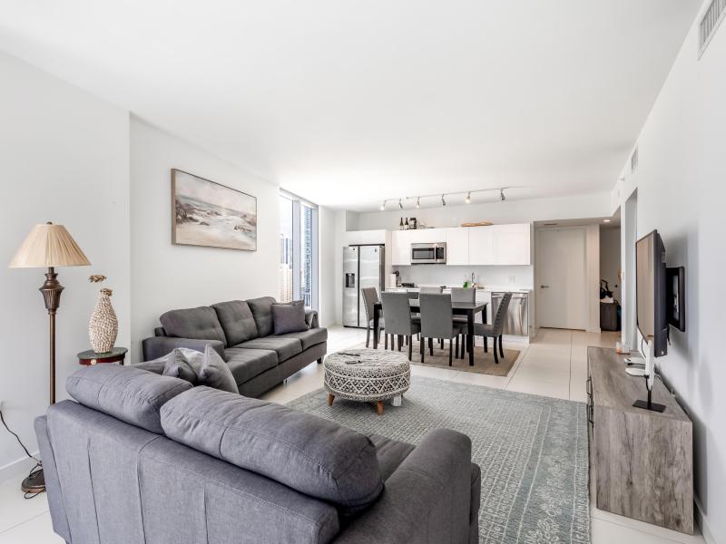  Condo & Townhome Photos