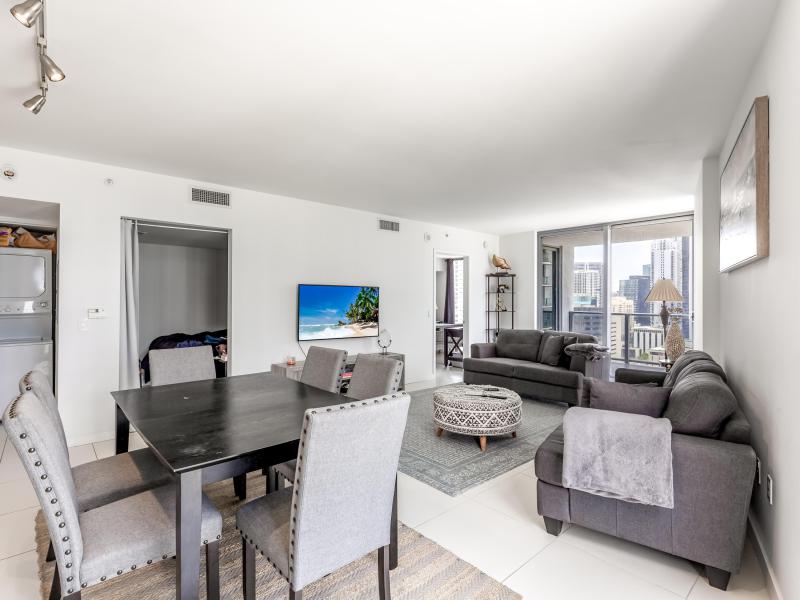  Condo & Townhome Photos