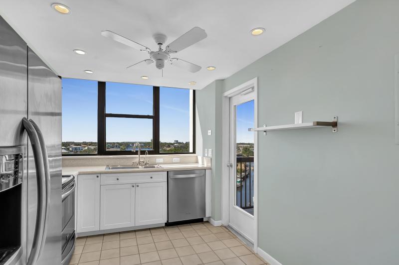  Condo & Townhome Photos
