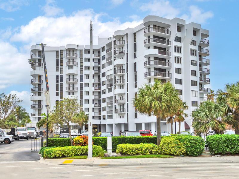  Condo & Townhome Photos