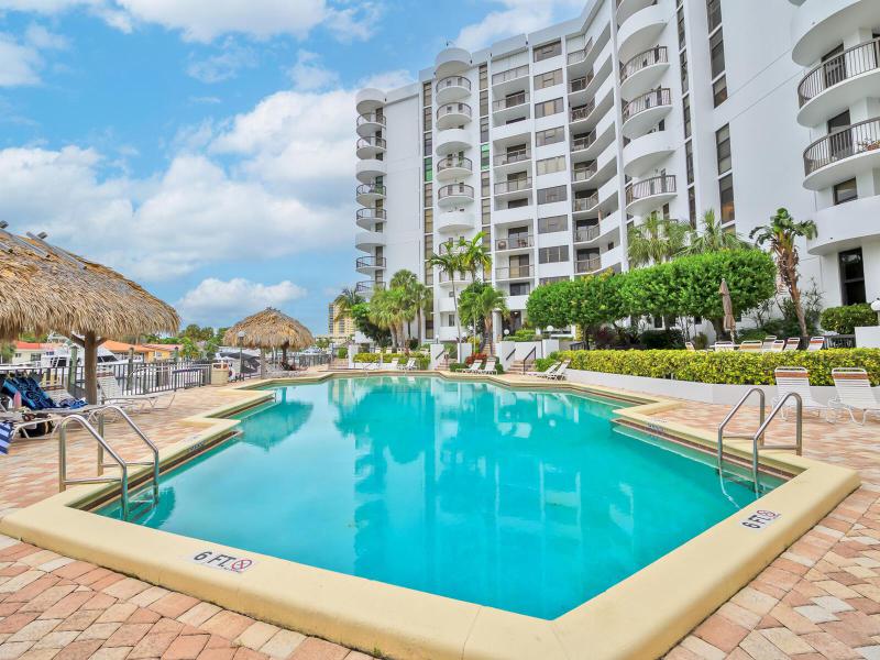  Condo & Townhome Photos