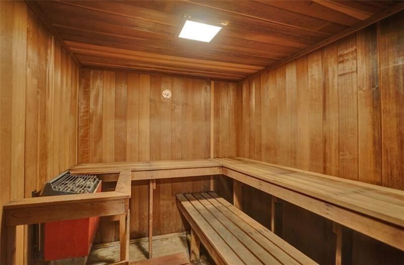  Condo & Townhome Photos