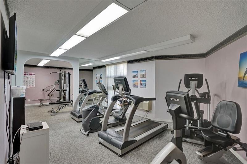  Condo & Townhome Photos