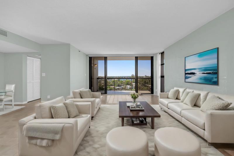  Condo & Townhome Photos