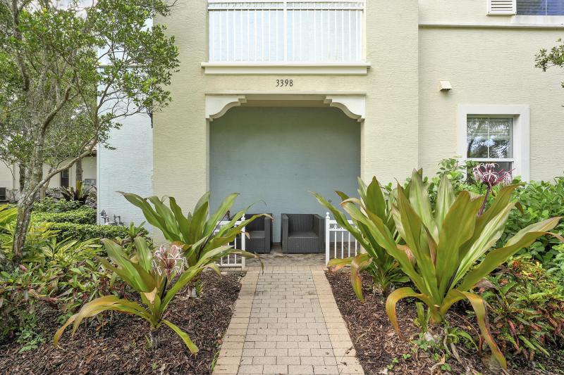  Condo & Townhome Photos