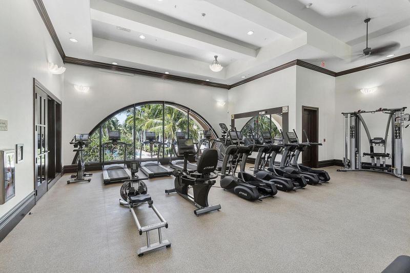  Condo & Townhome Photos