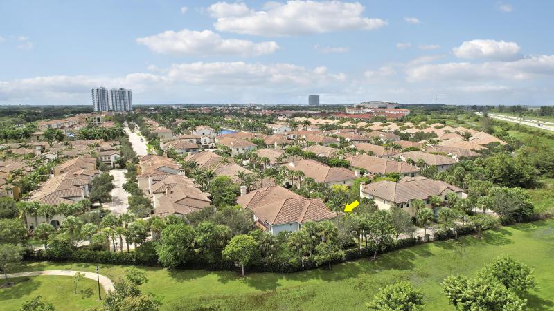  Condo & Townhome Photos