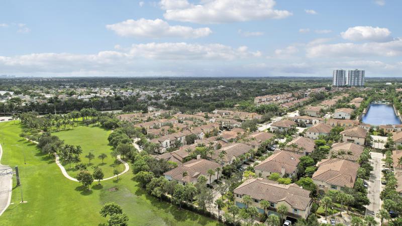 Condo & Townhome Photos