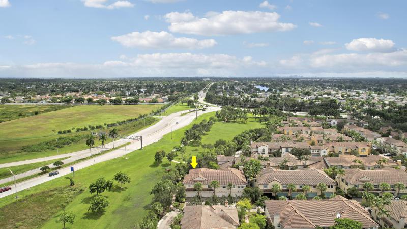  Condo & Townhome Photos