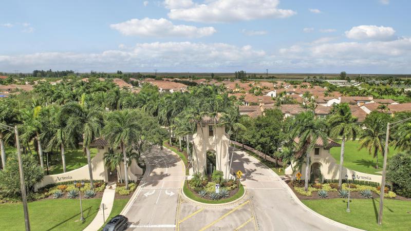  Condo & Townhome Photos