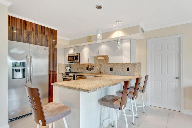  Condo & Townhome Photos