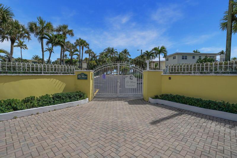 Condo & Townhome Photos
