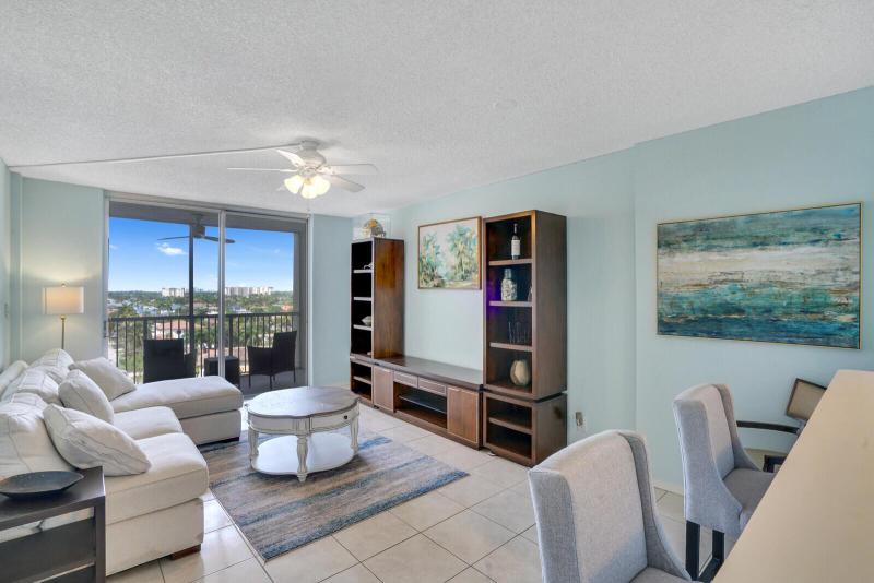  Condo & Townhome Photos