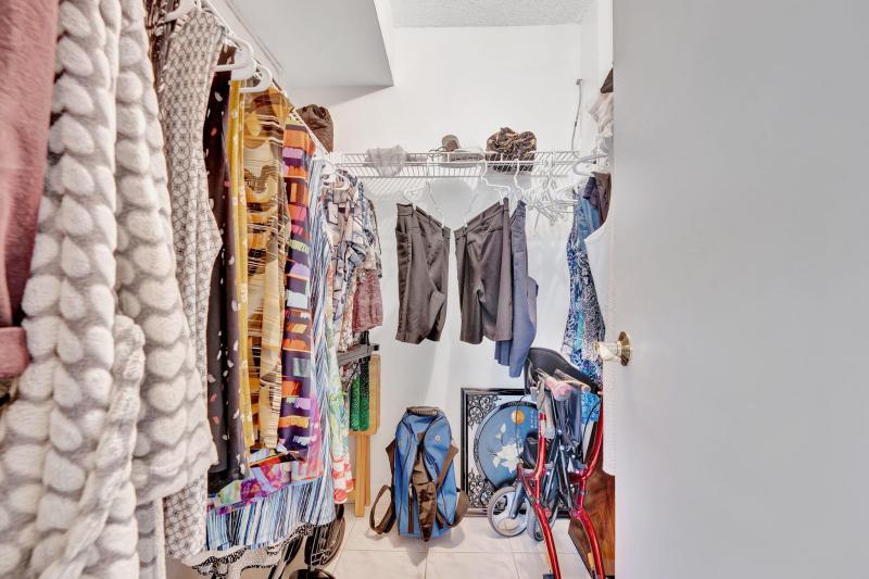  Condo & Townhome Photos