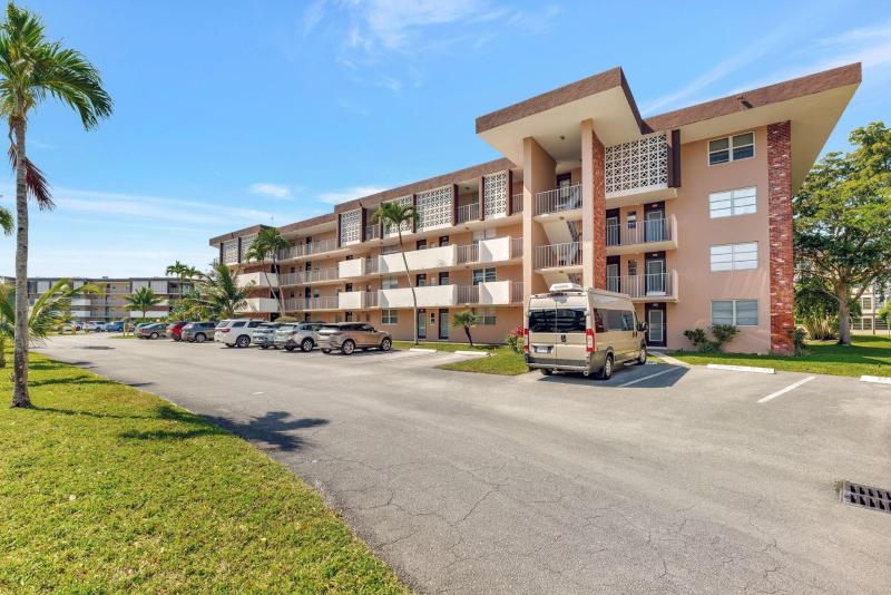  Condo & Townhome Photos