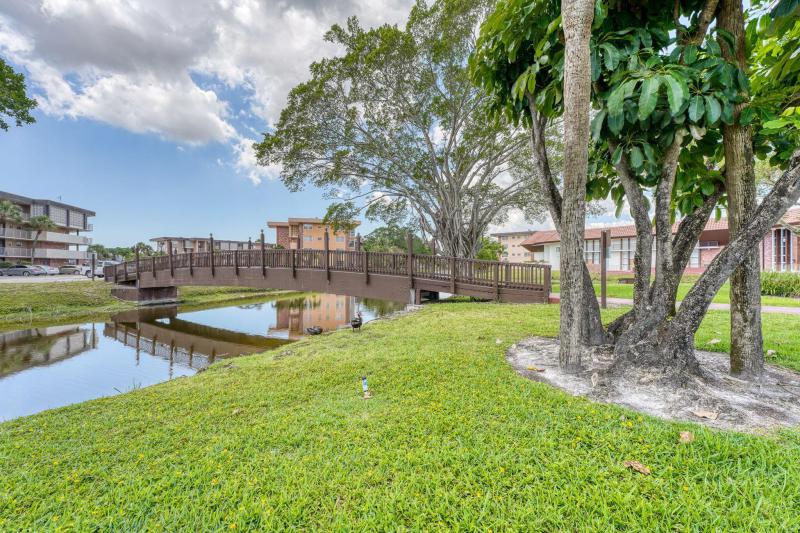 Condo & Townhome Photos