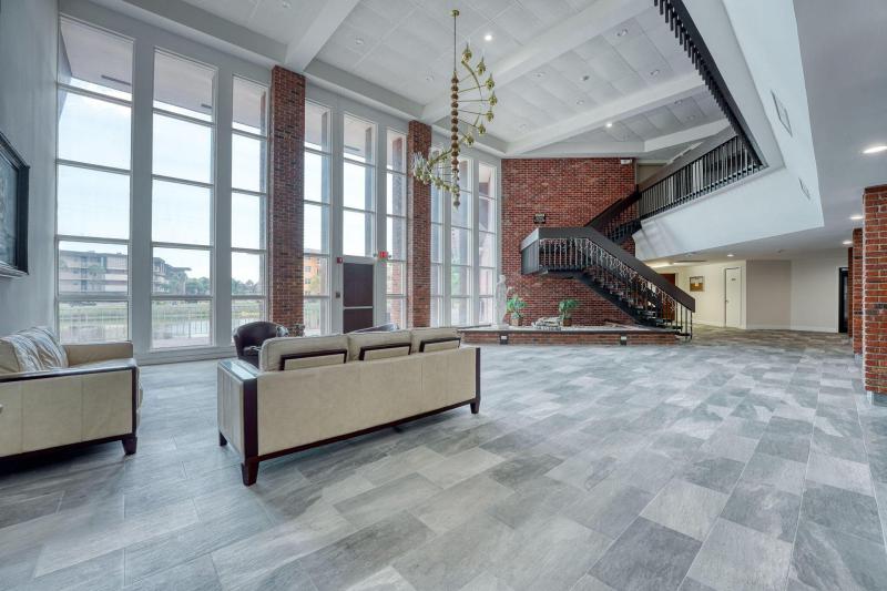  Condo & Townhome Photos