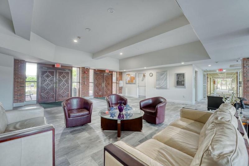  Condo & Townhome Photos