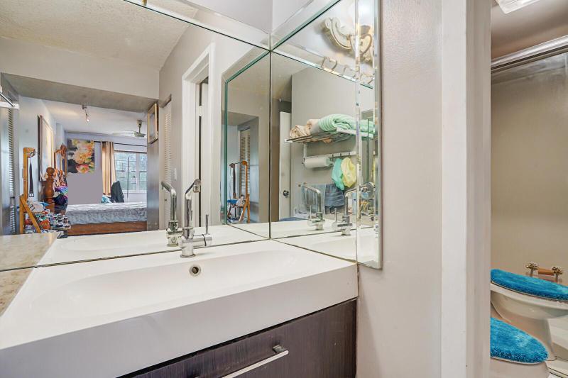  Condo & Townhome Photos