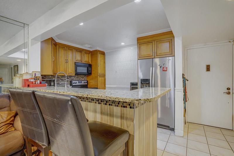  Condo & Townhome Photos
