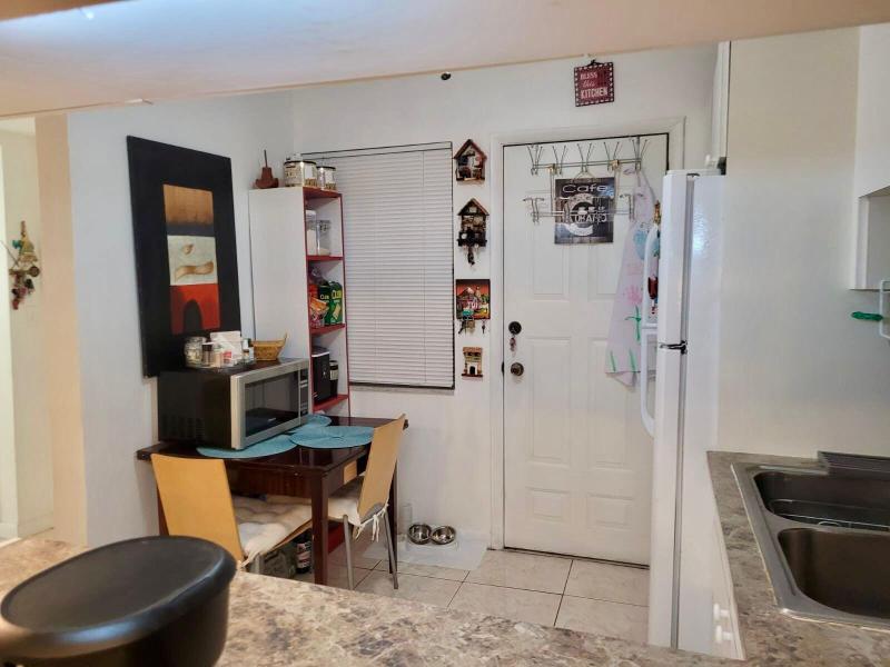  Condo & Townhome Photos