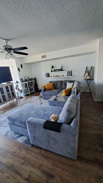  Condo & Townhome Photos