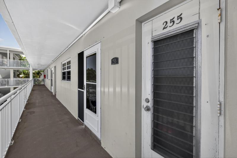  Condo & Townhome Photos