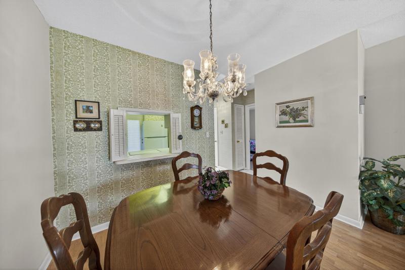  Condo & Townhome Photos