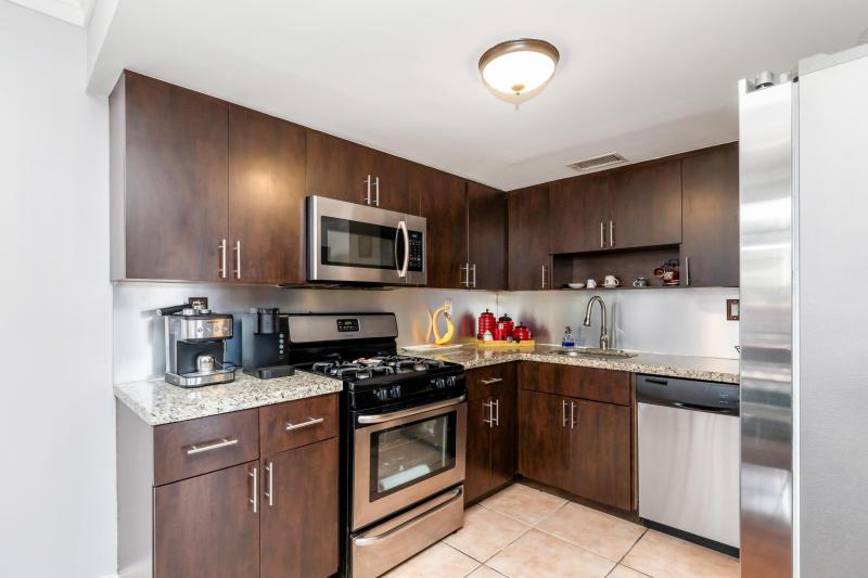  Condo & Townhome Photos