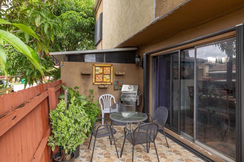  Condo & Townhome Photos