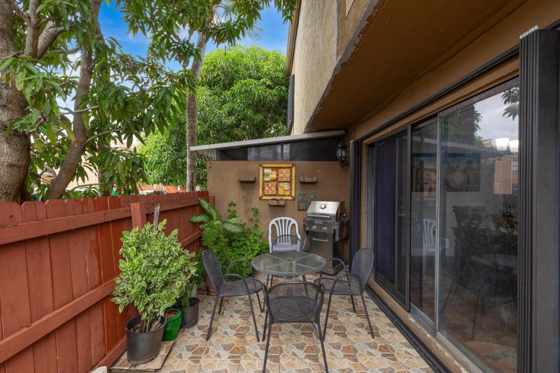  Condo & Townhome Photos