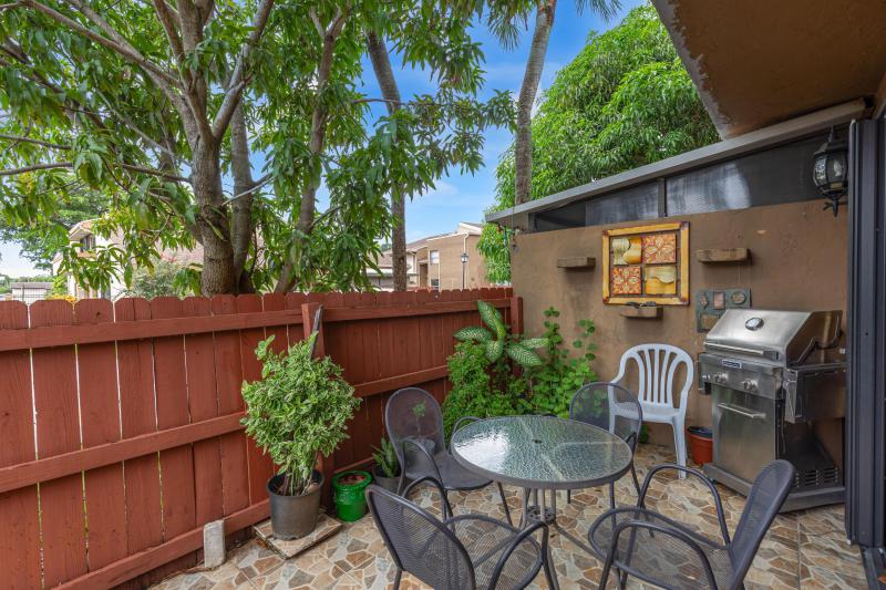  Condo & Townhome Photos