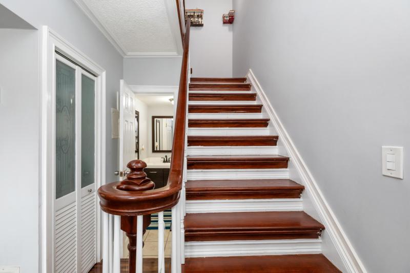  Condo & Townhome Photos