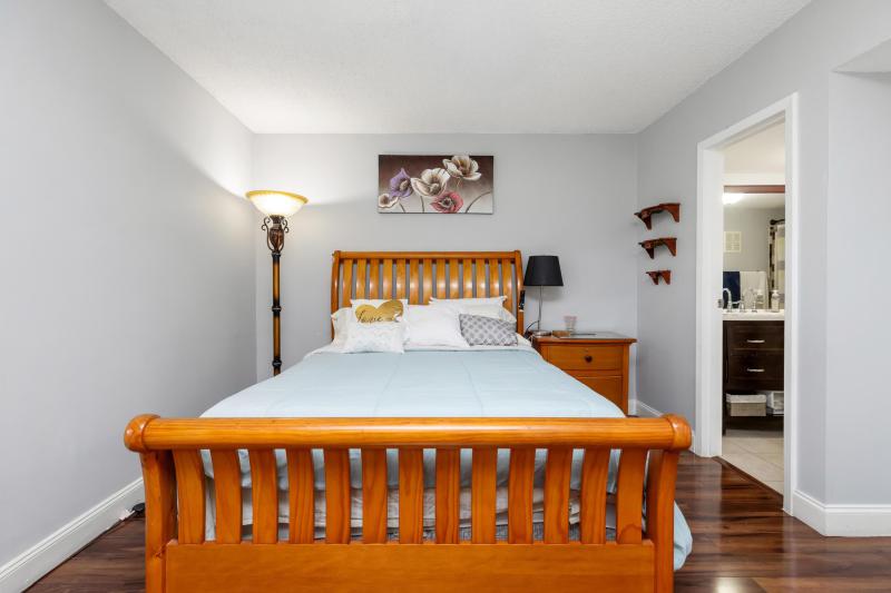  Condo & Townhome Photos