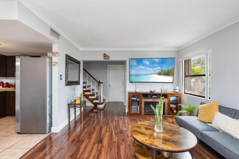  Condo & Townhome Photos