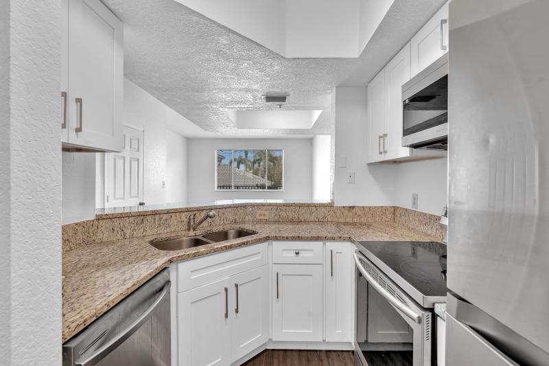 Condo & Townhome Photos