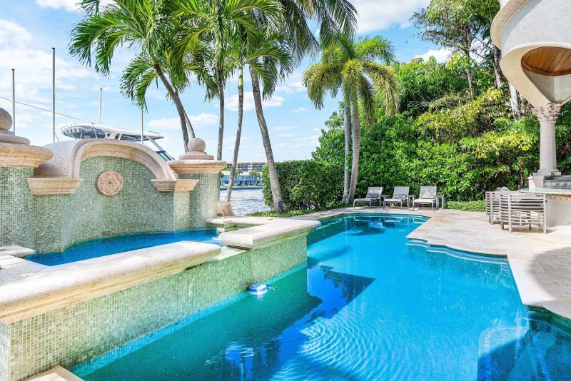  Single Family Homes Photo 59:  Highland Beach,  FL 33487