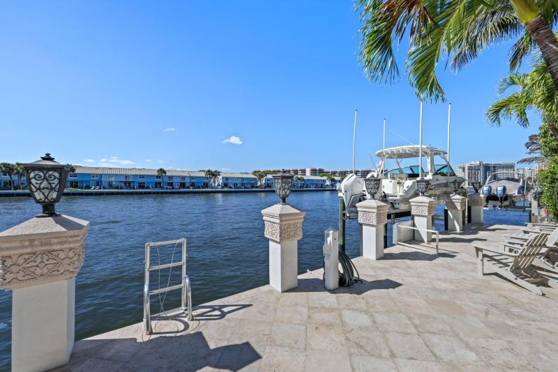  Single Family Homes Photo 71:  Highland Beach,  FL 33487