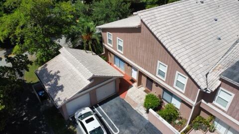  Condo & Townhome Photos